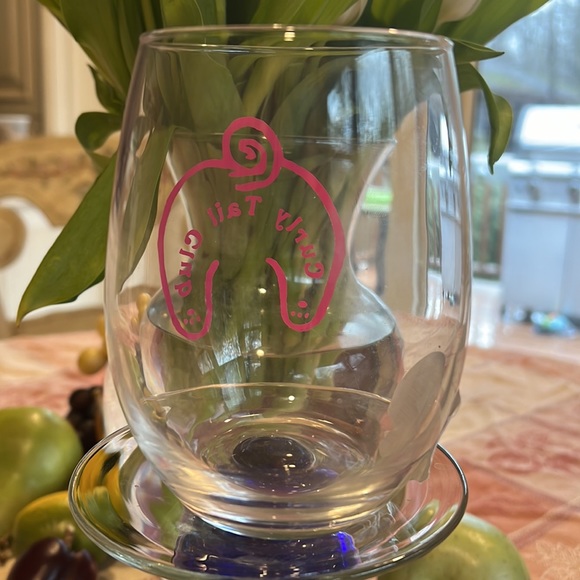 New custom design “Curly Tail Club” glassware. Custom design. 21 ounce capacity - Picture 4 of 7